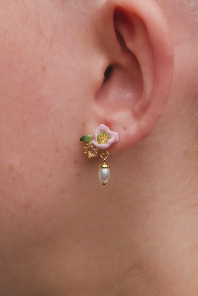 
            
                Load and play video in Gallery viewer, Hellebore Christmas Rose and Glass Pearl Bead Post Earrings
            
        