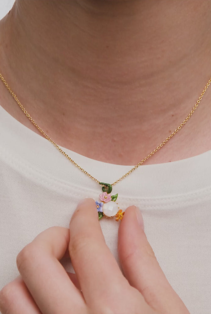 
            
                Load and play video in Gallery viewer, Three Colorful Jasmine Flowers and Faceted Stones Pendant Necklace
            
        